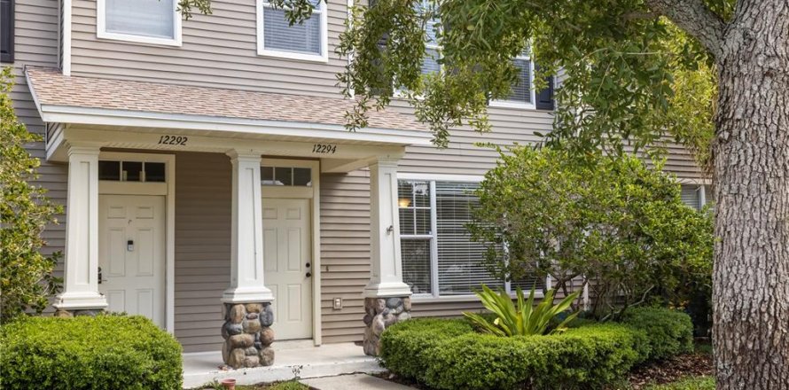 Townhouse in Tampa, Florida 2 bedrooms, 106.47 sq.m. № 2237388