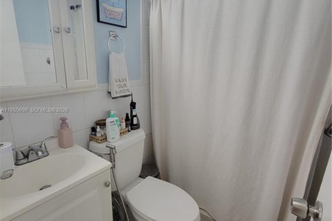 Propiedad comercial en venta en Sweetwater, Florida, 133.78 m2 № 2009586 - foto 15