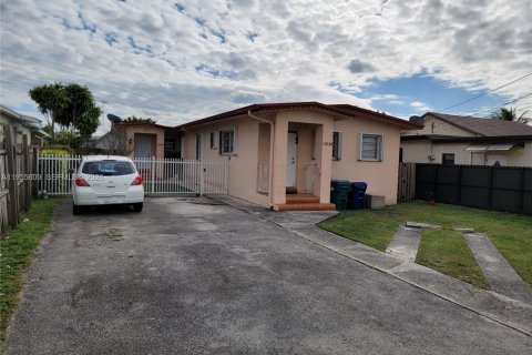 Commercial property in Sweetwater, Florida 133.78 sq.m. № 2009586