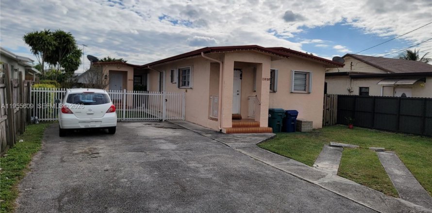 Commercial property in Sweetwater, Florida 133.78 sq.m. № 2009586