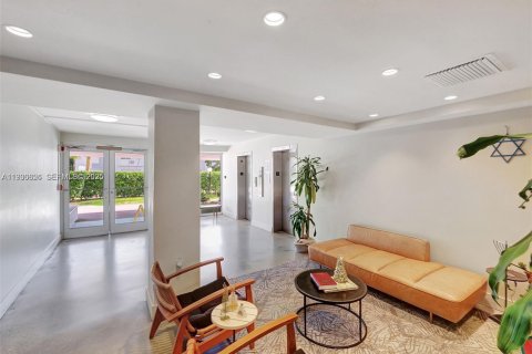 Condo in North Bay Village, Florida, 1 bedroom  № 1994460 - photo 3