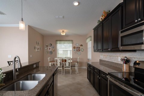 House in STONEYBROOK HILLS in Mount Dora, Florida 3 bedrooms, 237.64 sq.m. № 1911944 - photo 9