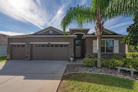 House in STONEYBROOK HILLS in Mount Dora, Florida 3 bedrooms, 237.64 sq.m. № 1911944 - photo 2