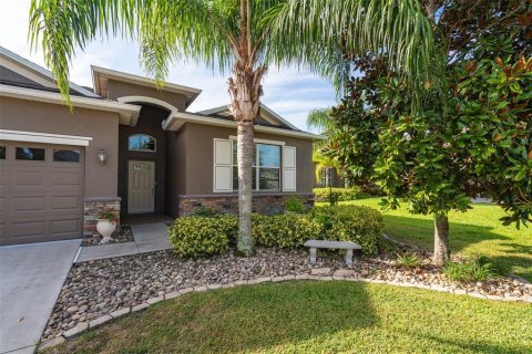 House in STONEYBROOK HILLS in Mount Dora, Florida 3 bedrooms, 237.64 sq.m. № 1911944 - photo 3