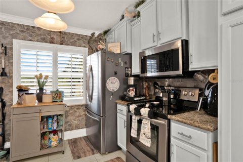 House in Clermont, Florida 4 bedrooms, 197.14 sq.m. № 1608974 - photo 16