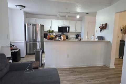 Condo in Orlando, Florida, 2 bedrooms  № 2266992 - photo 10