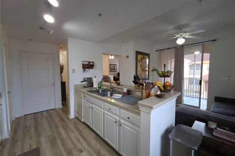 Condo in Orlando, Florida, 2 bedrooms  № 2266992 - photo 11