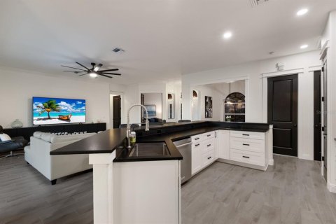 Casa en venta en Sarasota, Florida, 4 dormitorios, 204.29 m2 № 1584530 - foto 20