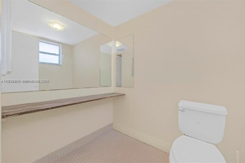 Купить кондоминиум в Лодердейл-Лейкс, Флорида 1 спальня, 72.74м2, № 1997454 - фото 14