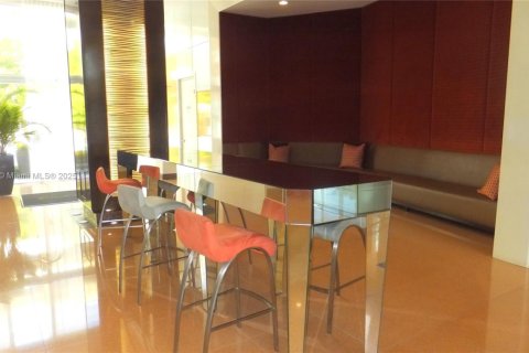 Condo in Aventura, Florida, 2 bedrooms  № 1863345 - photo 17