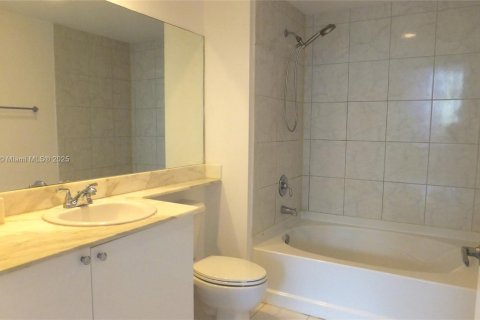 Condo in Aventura, Florida, 2 bedrooms  № 1863345 - photo 6