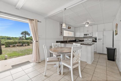 Condo in Cocoa Beach, Florida, 2 bedrooms  № 1673504 - photo 28