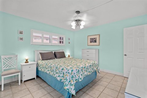 Condo in Cocoa Beach, Florida, 2 bedrooms  № 1673504 - photo 19