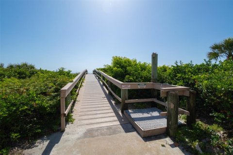 Condo in Cocoa Beach, Florida, 2 bedrooms  № 1673504 - photo 11