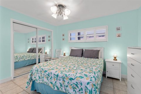 Condo in Cocoa Beach, Florida, 2 bedrooms  № 1673504 - photo 18