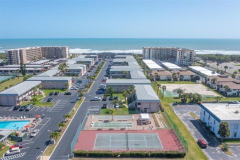 Condo in Cocoa Beach, Florida, 2 bedrooms  № 1673504 - photo 4