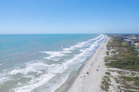 Condo in Cocoa Beach, Florida, 2 bedrooms  № 1673504 - photo 6