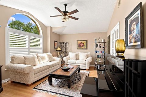 Villa ou maison à vendre à Apopka, Floride: 4 chambres, 228.82 m2 № 2406792 - photo 6
