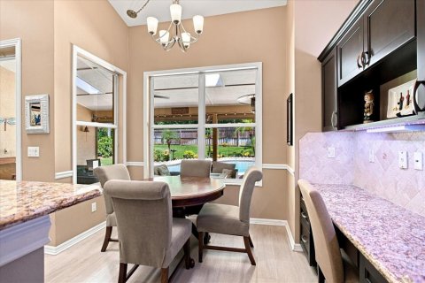 Villa ou maison à vendre à Apopka, Floride: 4 chambres, 228.82 m2 № 2406792 - photo 15