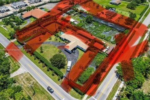 Villa ou maison à louer à Homestead, Floride: 2 chambres, 285.02 m2 № 1844114 - photo 1