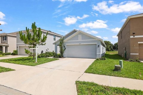 Casa en Dade City, Florida 3 dormitorios, 140.84 m2 № 2109355