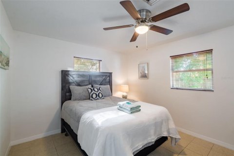 House in Sarasota, Florida 3 bedrooms, 140.47 sq.m. № 1625723 - photo 17