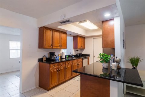 House in Sarasota, Florida 3 bedrooms, 140.47 sq.m. № 1625723 - photo 6