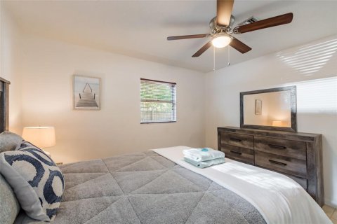 House in Sarasota, Florida 3 bedrooms, 140.47 sq.m. № 1625723 - photo 18