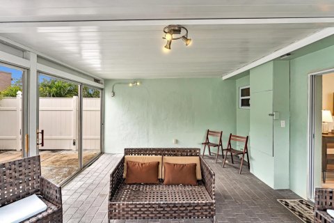 Casa en alquiler en Oakland Park, Florida, 2 dormitorios, 119.1 m2 № 1135064 - foto 1