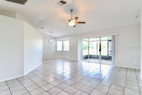 House in Valrico, Florida 3 bedrooms, 119.47 sq.m. № 1918127 - photo 3