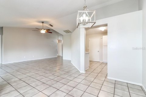 House in Valrico, Florida 3 bedrooms, 119.47 sq.m. № 1918127 - photo 5