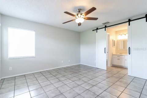 House in Valrico, Florida 3 bedrooms, 119.47 sq.m. № 1918127 - photo 8