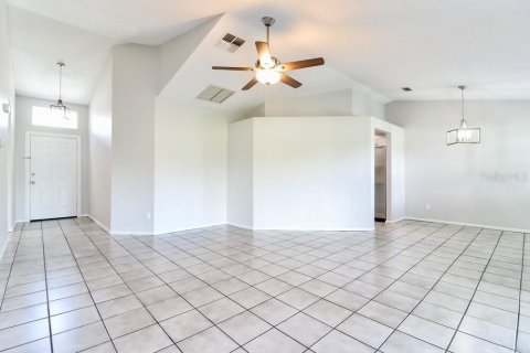 House in Valrico, Florida 3 bedrooms, 119.47 sq.m. № 1918127 - photo 2