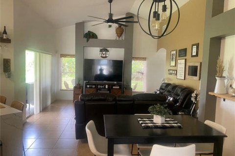 Casa en alquiler en Kissimmee, Florida, 4 dormitorios, 193.98 m2 № 1905095 - foto 9