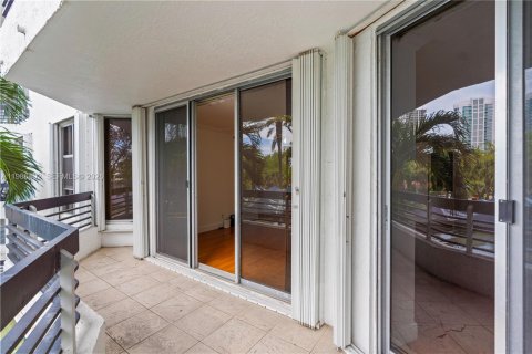 Купить кондоминиум в Авентура, Флорида 1 спальня, 101.36м2, № 2044815 - фото 17