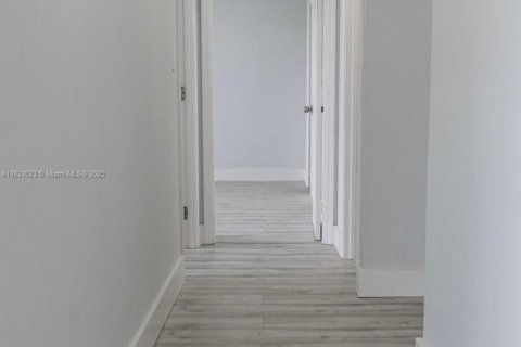 Снять в аренду кондоминиум в Лодерхилл, Флорида 2 спальни, 104.05м2, № 1781962 - фото 7
