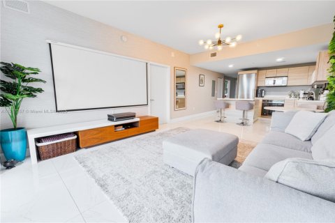 Copropriété à louer à North Miami Beach, Floride: 2 chambres, 103.59 m2 № 1975381 - photo 6