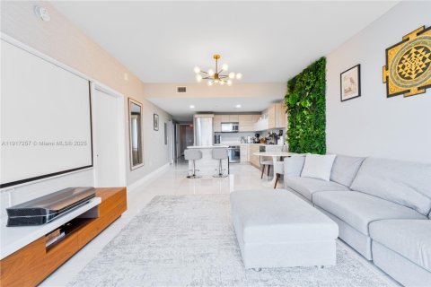 Copropriété à louer à North Miami Beach, Floride: 2 chambres, 103.59 m2 № 1975381 - photo 5