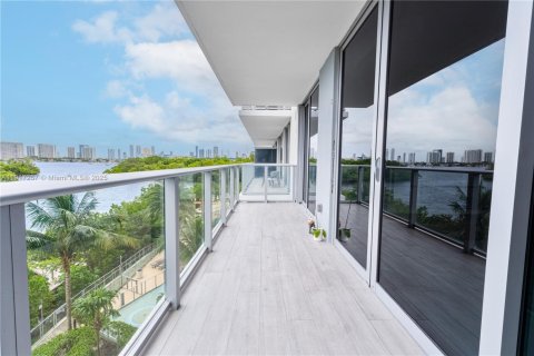 Copropriété à louer à North Miami Beach, Floride: 2 chambres, 103.59 m2 № 1975381 - photo 12