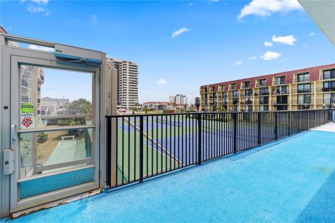 Condo in Daytona Beach, Florida, 1 bedroom  № 1651935 - photo 21