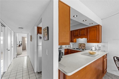 Condo in Daytona Beach, Florida, 1 bedroom  № 1651935 - photo 9