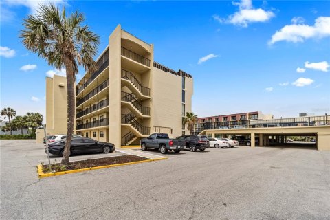 Condo in Daytona Beach, Florida, 1 bedroom  № 1651935 - photo 3