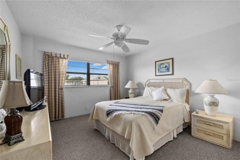 Condo in Daytona Beach, Florida, 1 bedroom  № 1651935 - photo 17