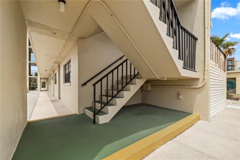 Condo in Daytona Beach, Florida, 1 bedroom  № 1651935 - photo 25