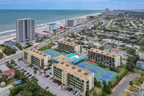 Condo in Daytona Beach, Florida, 1 bedroom  № 1651935 - photo 2