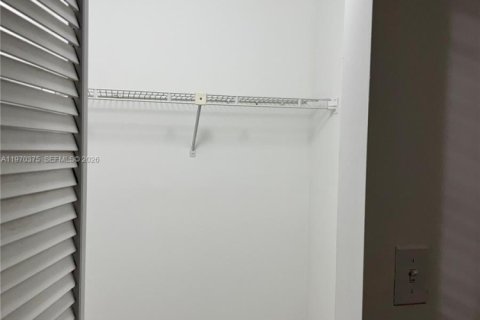 Снять в аренду виллу или дом в Корал-Спрингс, Флорида 4 спальни, 173.73м2, № 2031080 - фото 9