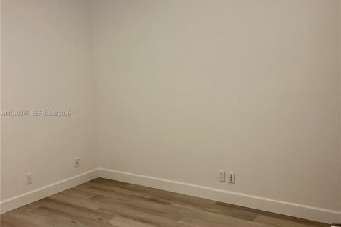 Снять в аренду виллу или дом в Корал-Спрингс, Флорида 4 спальни, 173.73м2, № 2031080 - фото 18