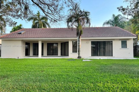 Снять в аренду виллу или дом в Корал-Спрингс, Флорида 4 спальни, 173.73м2, № 2031080 - фото 30