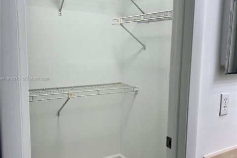 Снять в аренду виллу или дом в Корал-Спрингс, Флорида 4 спальни, 173.73м2, № 2031080 - фото 13