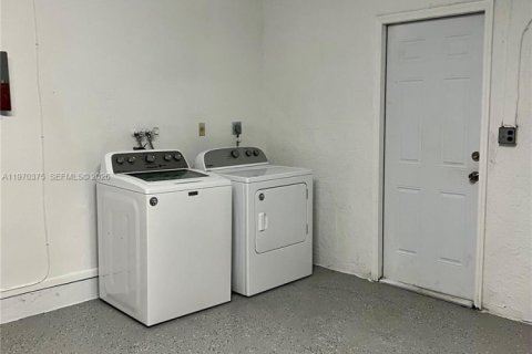 Снять в аренду виллу или дом в Корал-Спрингс, Флорида 4 спальни, 173.73м2, № 2031080 - фото 27